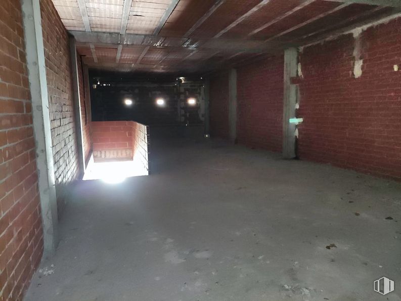 Local en venta en Calle Capitán Miranda, Miguel Esteban, Toledo, 45830 con cama, edificio, albañilería, ladrillo, madera, suelo, material de construcción, material compuesto, suelos y techo alrededor