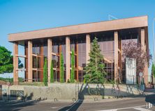 Office for rent at Calle Navaluenga, 2, Las Rozas de Madrid, Madrid, 28230 with building, sky, tree, shade, plant, urban design, wood, residential area, facade and commercial building around