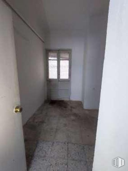 Retail for sale at Calle Miguel Arredondo, 7, Arganzuela, Madrid, 28045 with property, window, fixture, building, wood, flooring, hardwood, house, concrete and plaster around