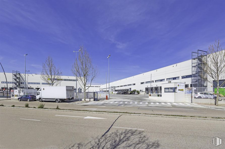 Nave en alquiler en Polígono industrial Gavilanes, Getafe, Madrid, 28906 con camión, edificio, cielo, nube, planta, árbol, electricidad, asfalto, ciudad y superficie de la carretera alrededor