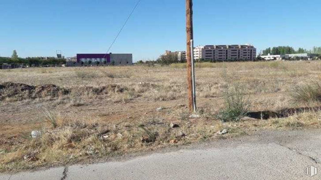 Suelo en venta en Sector Sur, Azuqueca de Henares, Guadalajara, 19200 con edificio, cielo, ecorregión, planta, lote de tierra, línea eléctrica aérea, hierba, asfalto, electricidad y paisaje alrededor