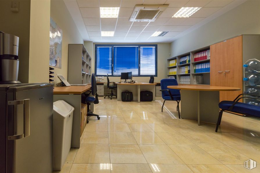 Office for sale at Polígono Industrial Mapfre, Alcalá de Henares, Madrid, 28806 with chair, desk, table, light fixture, window, bookcase, furniture, interior design, shelf and floor around