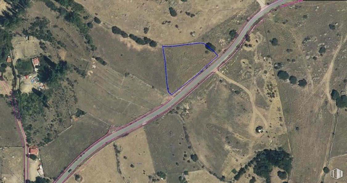 Land for sale at Carretera Duruelo - La Colilla, La Colilla, Ávila, 05192 with ecoregion, map, natural environment, slope, geological phenomenon, road, landscape, geology, soil and bird's-eye view around