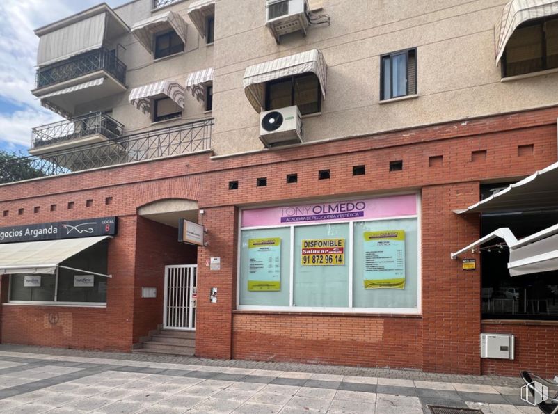 Local en alquiler en Avenida Ejército, 32, Arganda del Rey, Madrid, 28500 con ventana, edificio, propiedad, cielo, albañilería, ladrillo, casa, puerta, pared y barrio alrededor