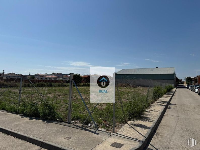 Industrial for sale at Calle Guadalajara, Santa Olalla, Toledo, 45530 with sky, plant, cloud, land lot, road surface, asphalt, grass, road, fence and landscape around