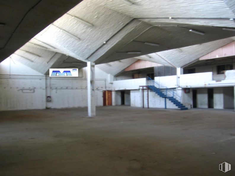 Industrial for sale at Calle Otoño, San Blas - Canillejas, Madrid, 28022 with property, shade, ceiling, composite material, hall, parking, concrete, building, fixture and flooring around