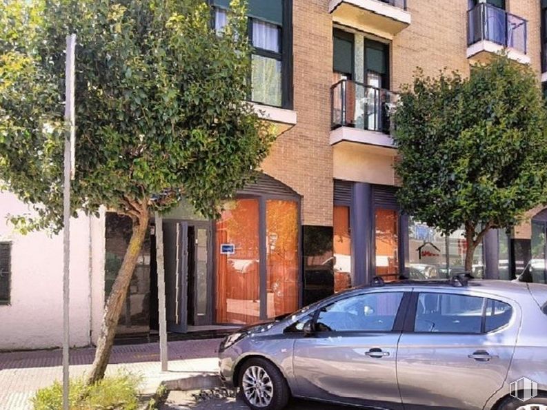 Local en alquiler y venta en Calle Polvoranca, Leganés, Madrid, 28911 con rueda, coche, puerta, ventana, neumático, propiedad, planta, edificio, vehículo y iluminación automotriz alrededor