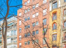 Oficina en alquiler en Calle Gonzalo de Córdoba, 17, Chamberí, Madrid, 28010 con edificio, planta, durante el día, propiedad, ventana, cielo, diseño urbano, condominio, bloque de pisos y árbol alrededor