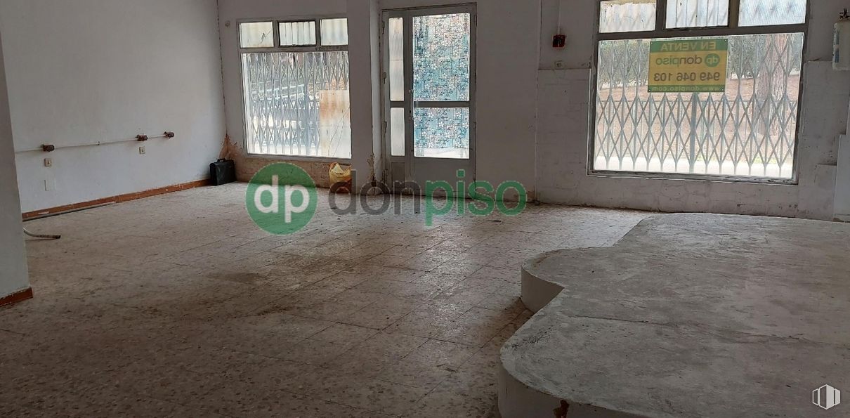 Retail for sale at Zona Centro, Guadalajara, 19004 with window, furniture, wood, fixture, floor, flooring, building, ceiling, hardwood and glass around