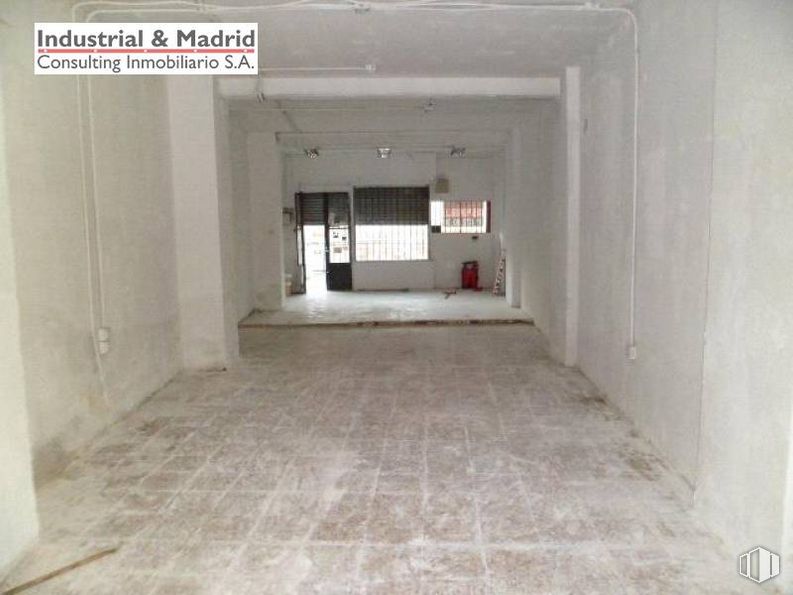 Retail for rent at Carretera Loeches, Campo Real, Madrid, 28510 with fixture, floor, flooring, composite material, concrete, asphalt, symmetry, road, rectangle and parking around