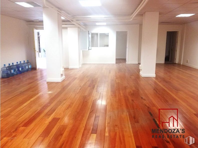 Oficina en venta en Calle Maldonado, Salamanca, Madrid, 28006 con ventana, marrón, luz, accesorio, madera, ámbar, edificio, suelo, piso, material de construcción y tinte para madera alrededor