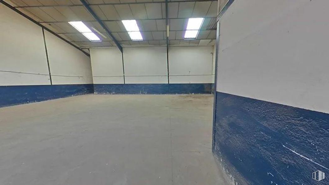 Industrial for sale at Carretera Campo Real, Arganda del Rey, Madrid, 28500 with light fixture, lighting, flooring, floor, ceiling, daylighting, hall, building material, tile flooring and plaster around