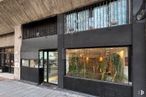 Retail for rent at Zona Cuzco, Tetuán, Madrid, 28020 with window, wall, architecture, composite material, concrete, door, iron, metal, shade and flowerpot around