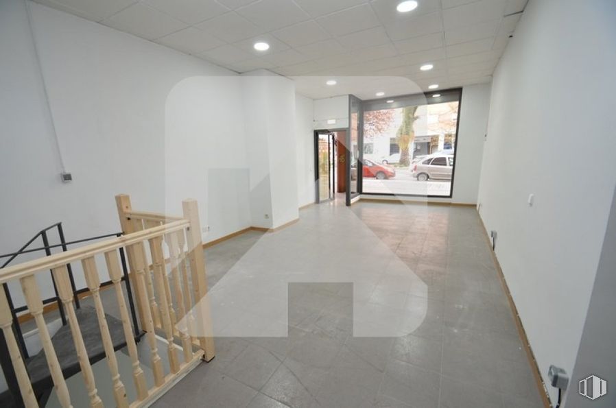 Local en alquiler en Glorieta Universo, Valdemoro, Madrid, 28341 con propiedad, accesorio, interiorismo, madera, hall, suelo, suelos, madera dura, techo y habitación alrededor