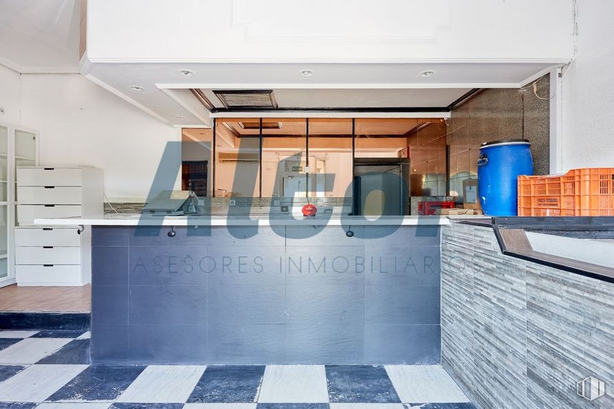 Local en venta en Paseo Yeserías, Arganzuela, Madrid, 28005 con ebanistería, madera, suelo de baldosas, diseño de interiores, cocina, piso, suelo, estantería, línea y diseño automotriz alrededor