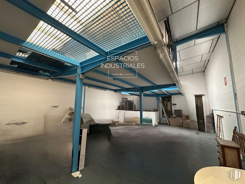 Nave en venta en Polígono Industrial Mejorada del Campo Sur, Mejorada del Campo, Madrid, 28840 con puerta, accesorio, diseño automovilístico, sofá, suelos, sombra, techo, espacio, edificio y silla alrededor