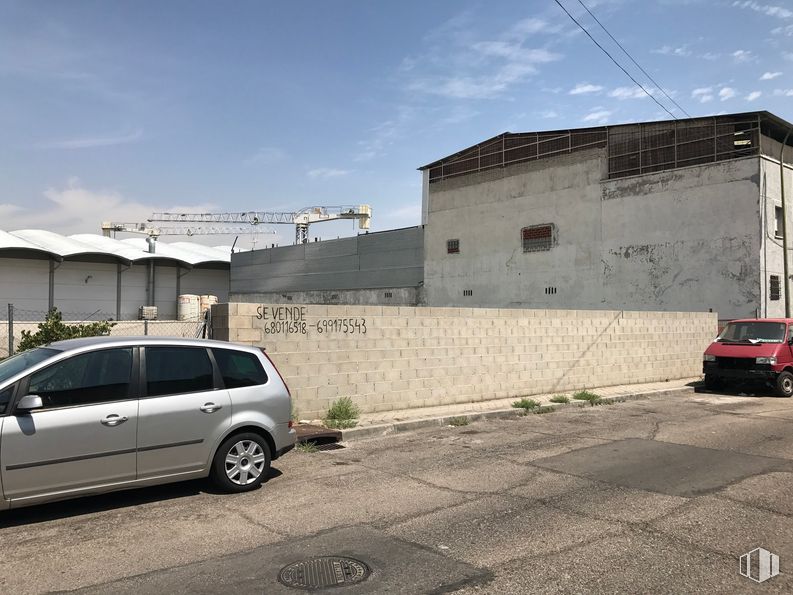 Suelo en venta en Calle Abril, 19, San Blas - Canillejas, Madrid, 28022 con rueda, coche, vehículo terrestre, nube, cielo, neumático, vehículo, planta, ventana y neumático automotriz alrededor