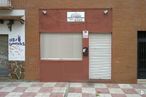 Retail for rent at Paseo Gala, 2, Illescas, Toledo, 45200 with window blind, window, property, door, wood, brickwork, road surface, fixture, brick and building material around