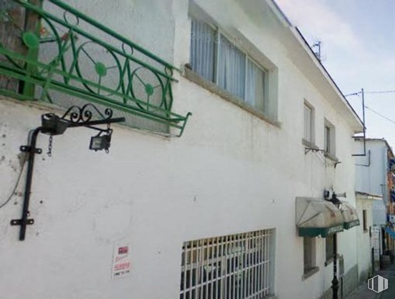 Local en venta en Calle Pozuela, Alpedrete, Madrid, 28430 con ventana, edificio, electricidad, cielo, barrio, pared, planta, gas, fachada y fuente alrededor