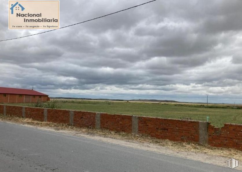 Suelo en venta en Calle Río, Montejo de Arévalo, Segovia, 40468 con casa, nube, cielo, ecorregión, asfalto, lote de terreno, superficie de la carretera, cúmulo, paisaje y llano alrededor