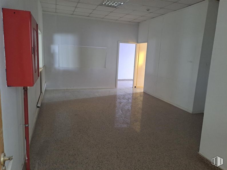 Nave en alquiler en Zona industrial, Illescas, Toledo, 45200 con suelos, suelo, hall, accesorio, madera, techo, vidrio, evento, escayola y hormigón alrededor