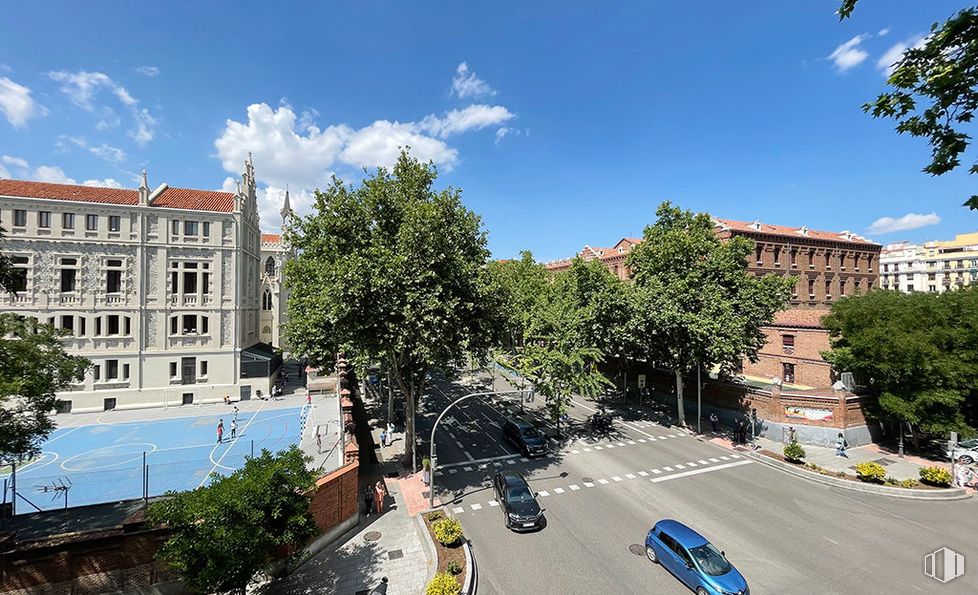 Oficina en alquiler en Calle Príncipe de Vergara, Salamanca, Madrid, 28001 con coche, edificio, cielo, nube, planta, propiedad, ventana, árbol, vehículo y rueda alrededor