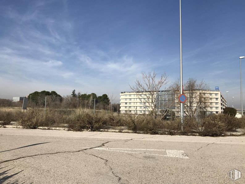 Land for sale at Calle Carmen Laforet, 33, San Blas - Canillejas, Madrid, 28022 with building, street light, tar and high-rise building around