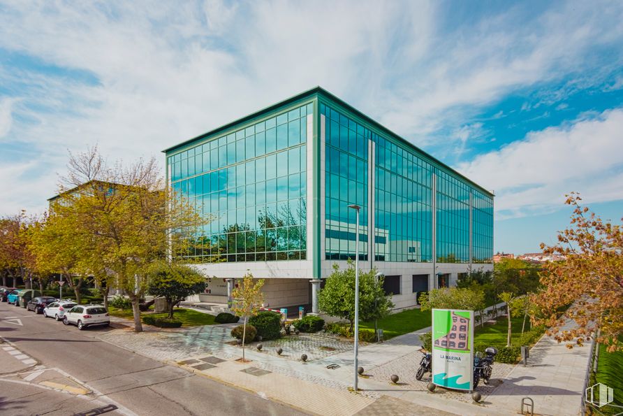 Oficina en alquiler en Edificio Ancora, Zona San Sebastián de los Reyes, San Sebastián de los Reyes, Madrid, 28700 con edificio, nube, cielo, planta, árbol, diseño urbano, casa, área residencial, edificio comercial y hierba alrededor