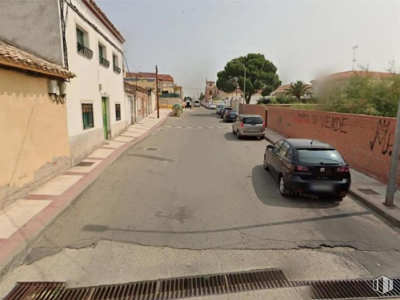 Land for sale at Calle Iglesia, Villaluenga de la Sagra, Toledo, 45520 with car, land vehicle, sky, tire, vehicle, vehicle registration plate, plant, wheel, building and infrastructure around