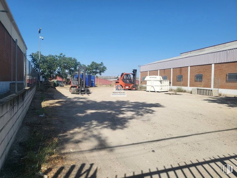 Land for rent at Zona industrial, Mejorada del Campo, Madrid, 28840 with building, sky, road surface, asphalt, land lot, shade, window, sidewalk, landscape and urban design around