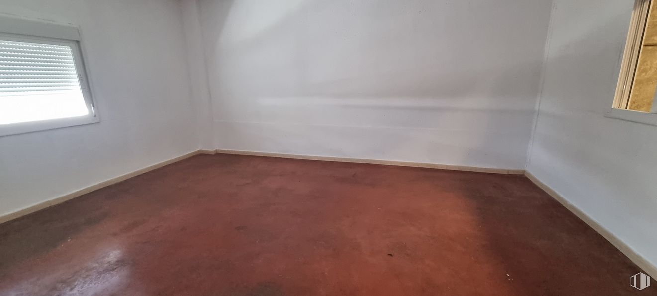 Nave en alquiler y venta en Promoción 38 Naves B, Polígono Jesús Menchero 1ª Fase, 8, Borox, Toledo, 45222 con persiana de la ventana, madera, casa, suelo, piso, pintura, tinte para madera, madera, material compuesto y yeso alrededor