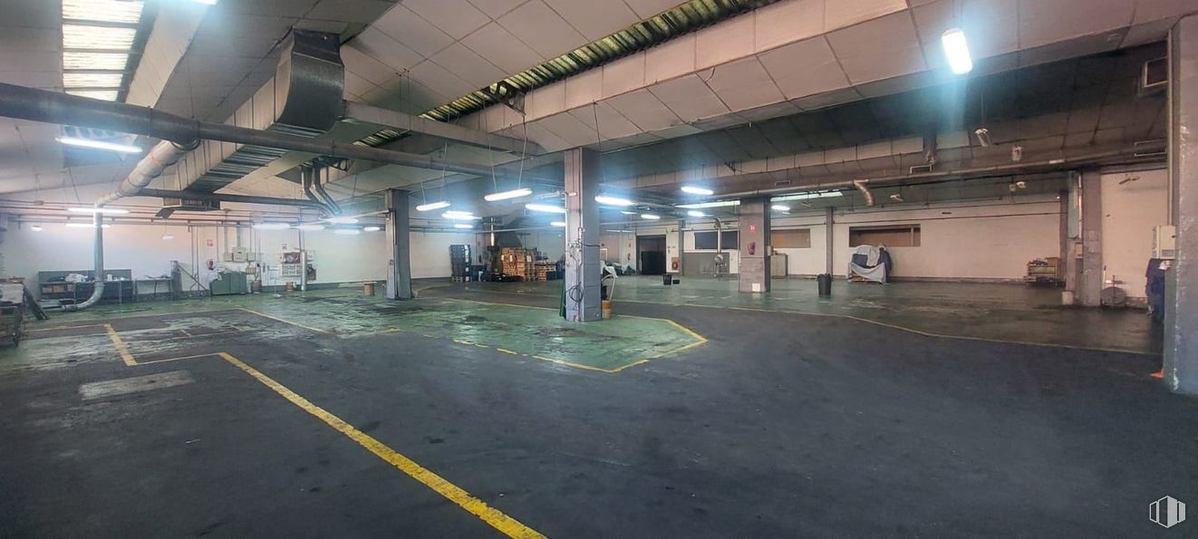 Nave en alquiler en Zona industrial, Torrejón de Ardoz, Madrid, 28850 con pabellón, edificio, suelo, suelos, aparcamiento, gas, hall, ciudad, asfalto y techo alrededor