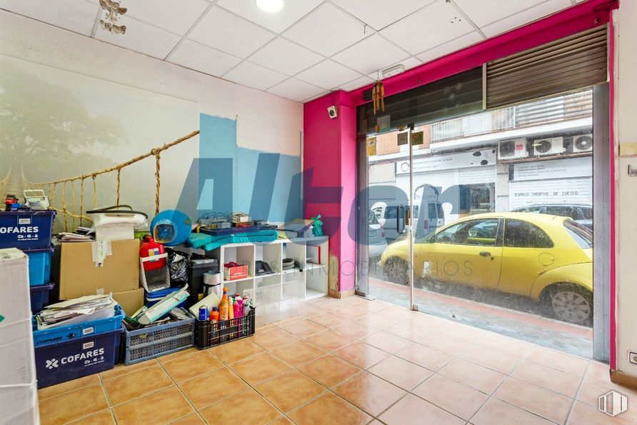 Local en venta en Calle Azabache, Carabanchel, Madrid, 28019 con coche, neumático, productos envasados, rueda, vehículo, vehículo de motor, producto, diseño automovilístico, iluminación del automóvil y interiorismo alrededor