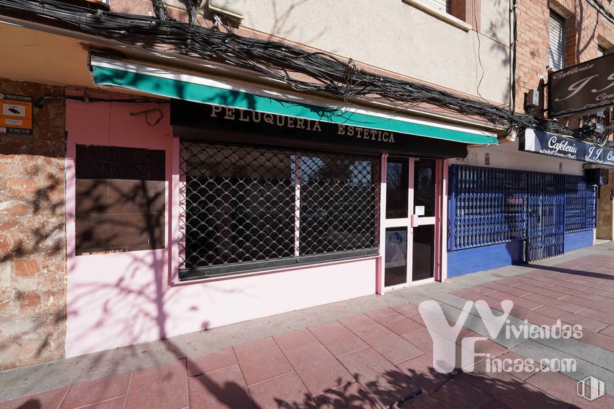 Local en venta en Avenida de los Ángeles, 47, Getafe, Madrid, 28903 con puerta, ventana, propiedad, edificio, madera, superficie de la carretera, fachada, diseño urbano, tintes y sombras y sombra alrededor