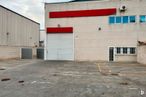 Industrial for rent at Calle Fundición, 101, Rivas-Vaciamadrid, Madrid, 28529 with window, asphalt, composite material, concrete, building material, paint, tar, daylighting, steel and garage door around