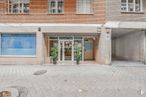 Retail for sale at Calle Núñez Morgado, Chamartín, Madrid, 28036 with window, door, building, wall, composite material, concrete, apartment, brick, brickwork and sidewalk around