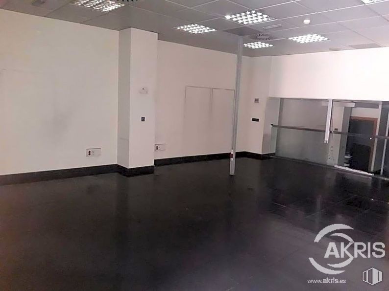 Local en venta en Avenida Fuenlabrada, Leganés, Madrid, 28912 con edificio, suelos, interiorismo, accesorio, suelo, pared, vidrio, evento, techo y hall alrededor