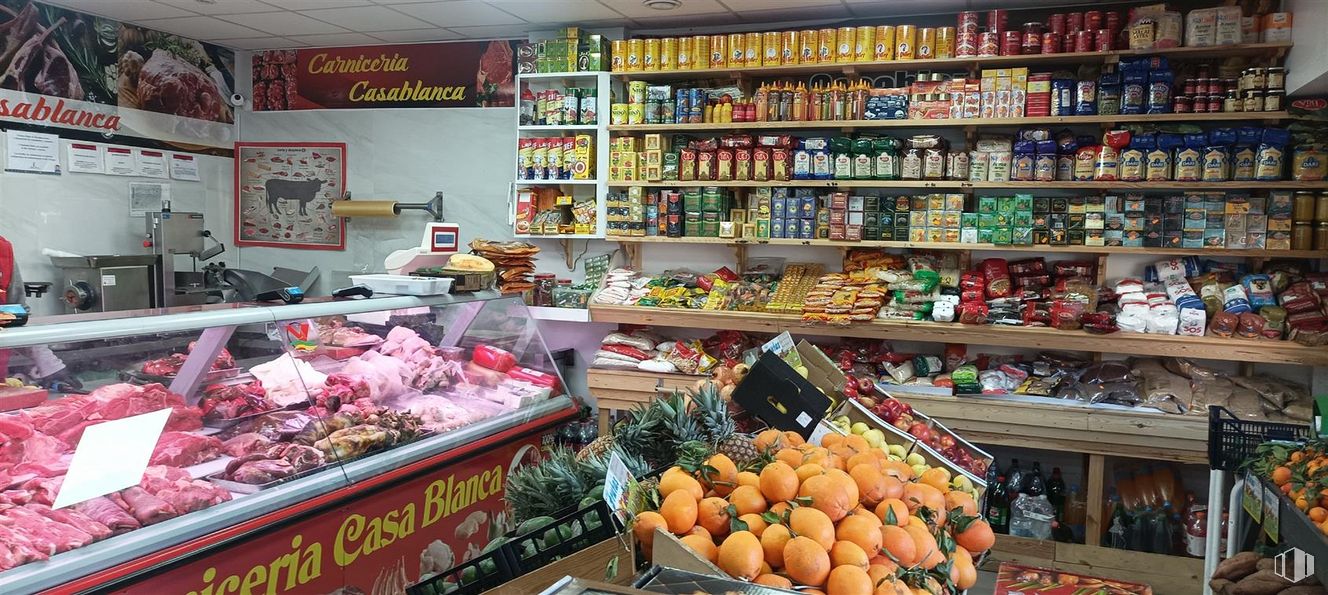 Retail for sale at Avenida Barcelona, Guadalajara, 19005 with food, container, rangpur, shelf, natural foods, valencia orange, whole food, clementine, convenience store and retail around