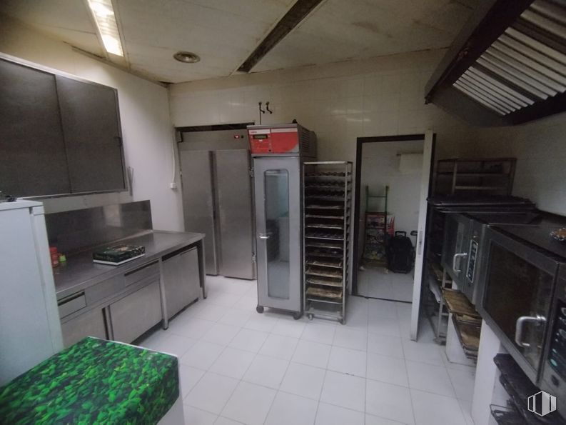 Local en alquiler en Paseo Delicias, 68, Arganzuela, Madrid, 28045 con refrigerador, ebanistería, alumbrado, lámpara, electrodoméstico, suelos, aparato de cocina, cocina, electrodoméstico y encimera alrededor