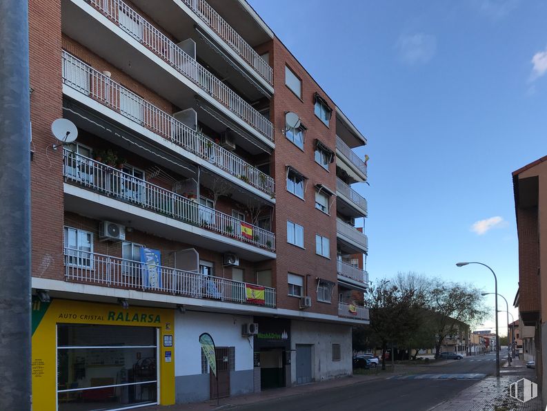 Local en alquiler en Plaza del Pintor Goya, Ciempozuelos, Madrid, 28350 con edificio, nube, cielo, ventana, accesorio, diseño urbano, luz de la calle, condominio, zona residencial y barrio alrededor