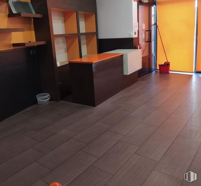 Retail for sale at Calle Amargura, Carbonero el Mayor, Segovia, 40270 with cabinetry, wood, tile flooring, flooring, floor, hardwood, wood stain, fixture, hall and door around