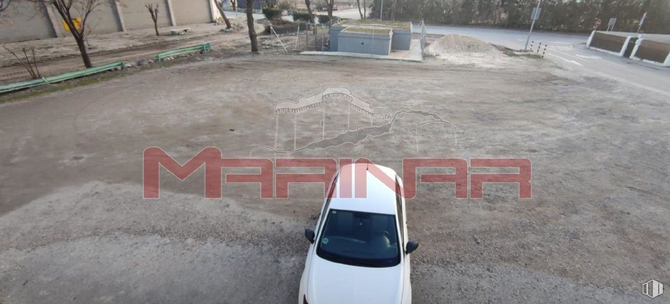 Retail for sale at Carretera Serranillos, Yeles, Toledo, 45220 with car, vehicle, infrastructure, motor vehicle, asphalt, automotive lighting, automotive tail & brake light, automotive exterior, road surface and road around