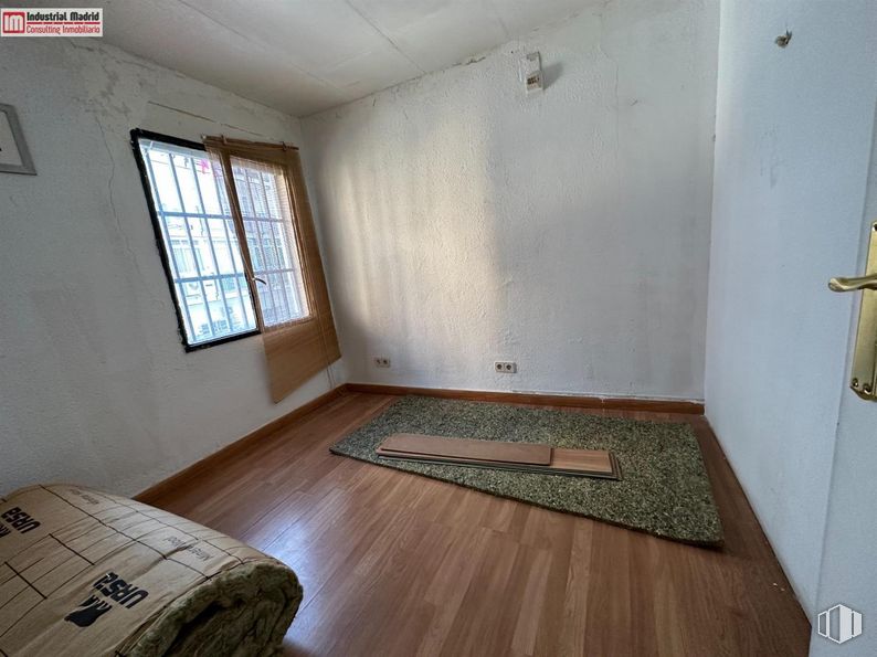 Local en alquiler en Calle San Juan, Arganda del Rey, Madrid, 28500 con ventana, cama, edificio, accesorio, madera, interiorismo, arquitectura, suelos, suelo y tinte para madera alrededor