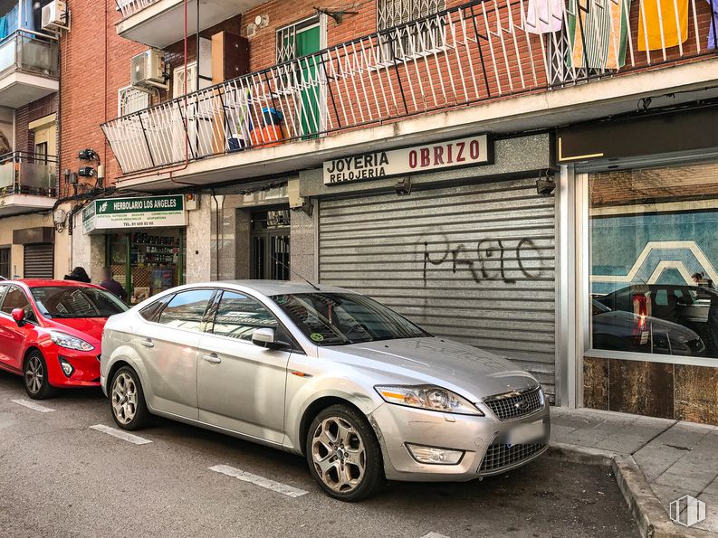 Local en alquiler en Calle Nuestra Señora de los Ángeles, 3, Leganés, Madrid, 28911 con rueda, coche, neumático, vehículo, vehículo terrestre, ventana, iluminación automotriz, edificio, campana y infraestructura alrededor