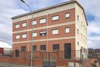 Retail for sale & for rent at Calle Río Tera, 13, Ávila, 05004 with building, cloud, sky, window, street light, fixture, brickwork, brick, urban design and building material around