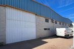 Industrial for sale at Polígono La Mora, 22, Moraleja de Enmedio, Madrid, 28950 with van, automotive parking light, wheel, land vehicle, tire, automotive tail & brake light, vehicle, sky, automotive tire and building around