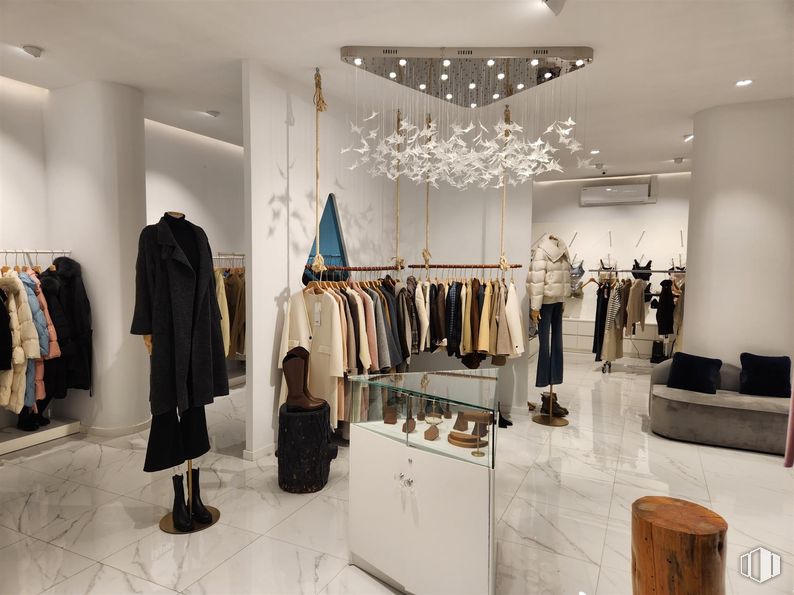 Retail for sale at Zona centro, Villanueva de la Cañada, Madrid, 28691 with outerwear, pants, coat, furniture, retail, interior design, boutique, flooring, ceiling and clothes hanger around