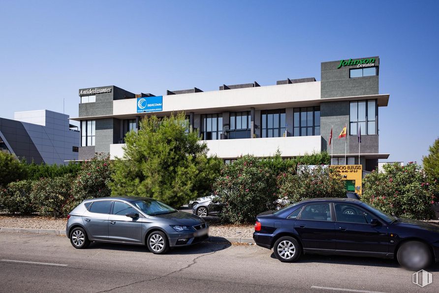 Oficina en venta en Edificio Eleusis, Avenida M-40, 5, Alcorcón, Madrid, 28925 con coche, neumático, edificio, rueda, luz de estacionamiento automotriz, vehículo, vehículo terrestre, cielo, vehículo motorizado y diseño automotriz alrededor