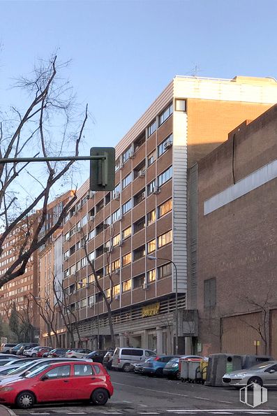 Local en alquiler en Calle Francisco Gervás, 17, Tetuán, Madrid, 28020 con edificio, ventana, rascacielos, cielo, enladrillado, bloque de pisos, ladrillo, diseño urbano, condominio y árbol alrededor