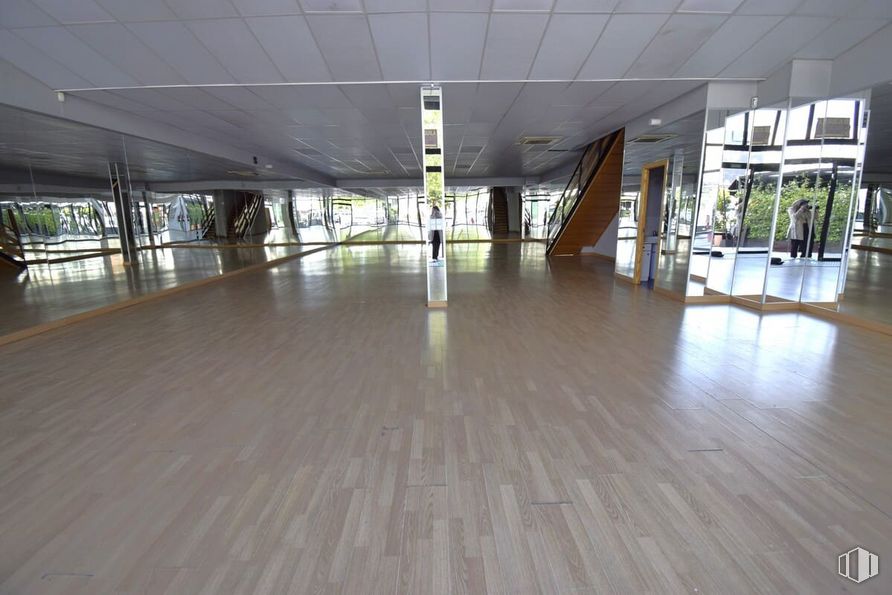 Nave en alquiler en Calle Cabo Rufino Lázaro, Las Rozas de Madrid, Madrid, 28230 con planta, madera, hall, suelo, suelos, suelo de baldosas, material compuesto, material de construcción, madera dura y hormigón alrededor